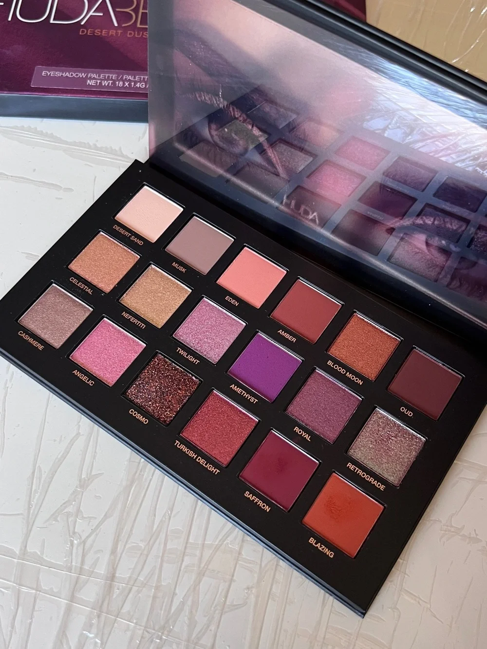 [Almost New]HUDA BEAUTY Desert Dusk Eyeshadow Palette - Desert Dusk